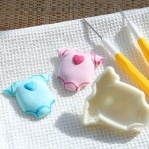 1102EP001 BABY GROWTHEME JEM Pop It Baby Grow Shaped Mould for Cake Decorating Cutters Popits Cutters Seasonal Christening Baby Shower Seasonal Christening Baby Shower