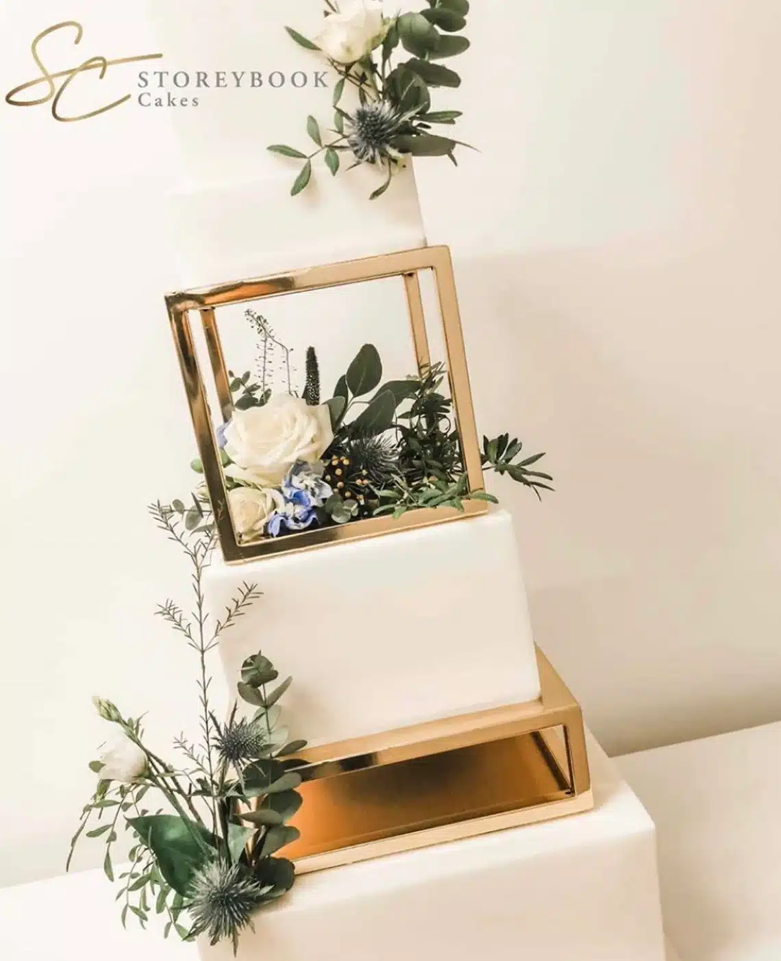 Gold Square seperator tort