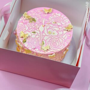 Cutie tort cu capac si fereastră roz 2